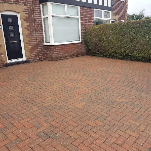 Block paving cleaning Macclesfield — weed removal re-sanding and restoration of block paving driveway